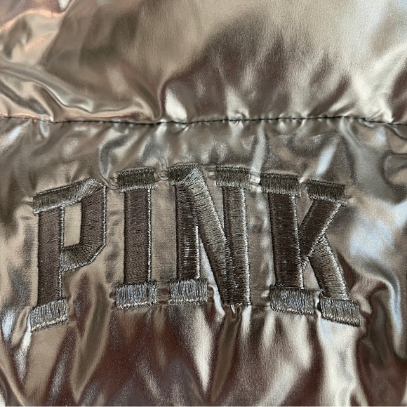 Victoria’s Secret PINK LIMITED EDITION SILVER PUFFER VEST Size Small NWT - Picture 12 of 13